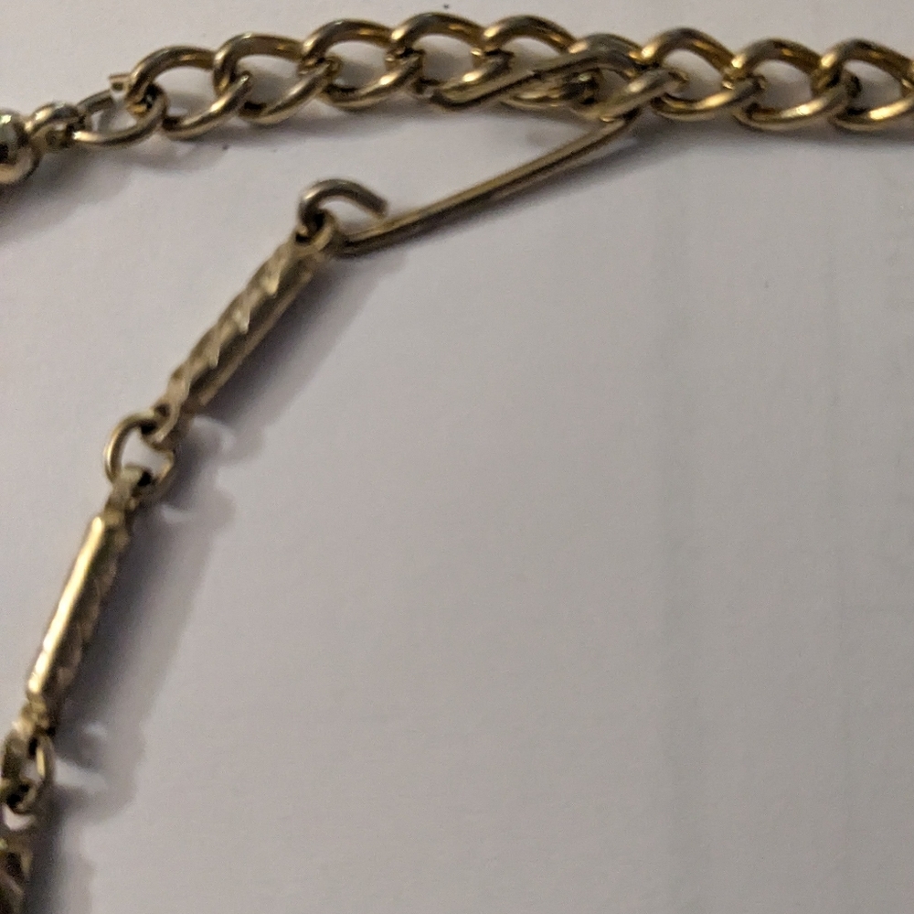 Elegant Gold Leaf Necklace Filled With Faux Diamonds Through The Leaves - Picture 2 of 6